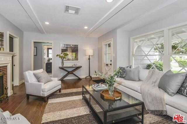 ED0AFA8A-24DF-4165-95F2-3DCA9208CC2C