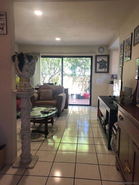 6645 Caminito Scioto, La Jolla CA: https://media.crmls.org/mediaz/12d96f51-9971-4065-89a5-66c7581cf344.jpg