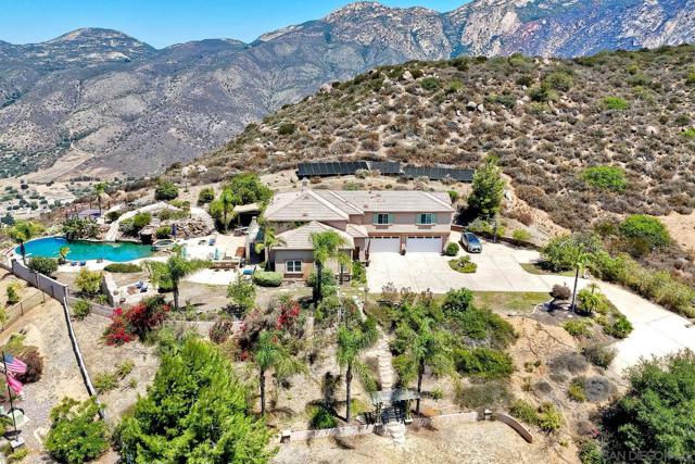 15068 Creek Hills Rd, El Cajon CA: https://media.crmls.org/mediaz/12d99f45-fde7-482e-ba7f-f714b44bdc2d.jpg