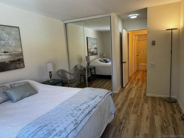 1885 Diamond St, San Diego CA: https://media.crmls.org/mediaz/12d9da26-4d96-4b30-ad8c-5d7bcd25e233.jpg