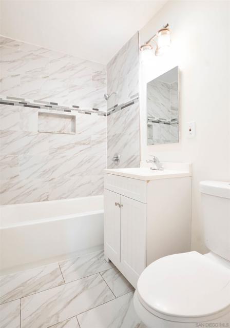 812 West St, San Diego CA: https://media.crmls.org/mediaz/12d9f02f-251e-4851-84dd-58c45efcac61.jpg
