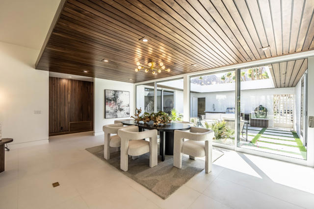 76670 Lark Lane, Indian Wells CA: https://media.crmls.org/mediaz/12d9fdff-ba56-411b-a286-06cd0ab15ca2.jpg