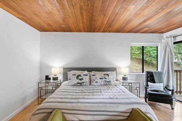 2343 Arrowhead Drive, Oakland CA: https://media.crmls.org/mediaz/12da59c2-259e-4dc0-a394-eec06fc2825f.jpg