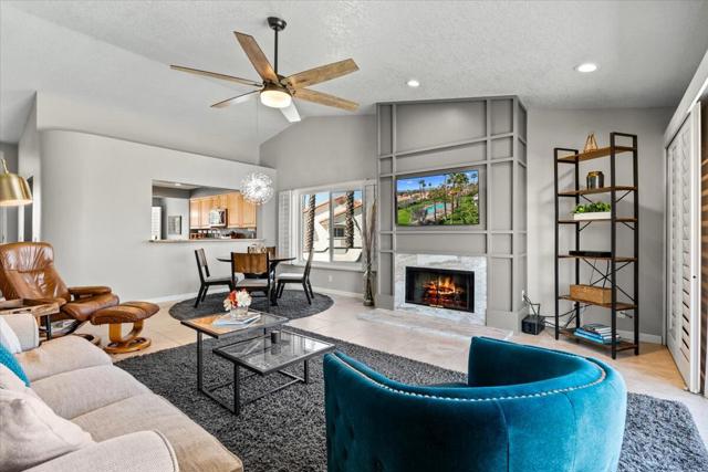 296 Vista Royale E Circle, Palm Desert CA: https://media.crmls.org/mediaz/12da60ad-fa3d-4273-b9cb-2b2b0243e9c1.jpg