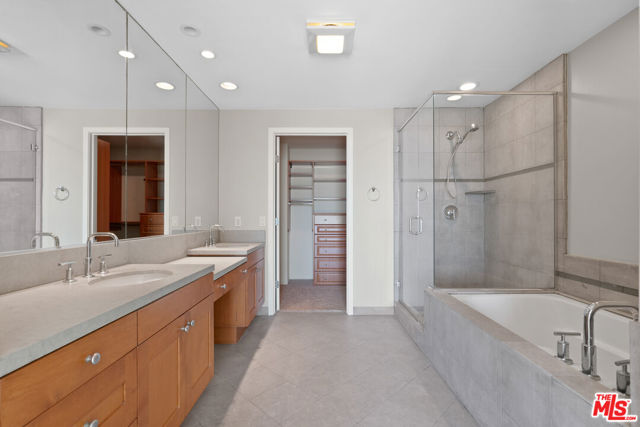 7301 Vista Del Mar, Playa del Rey CA: https://media.crmls.org/mediaz/12da96d9-81cd-45f6-8c9d-de48b066aa57.jpg