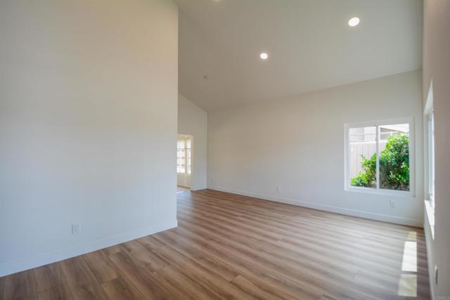 Detail Gallery Image 4 of 32 For 4612 Avery St, Oceanside,  CA 92057 - 4 Beds | 2/1 Baths