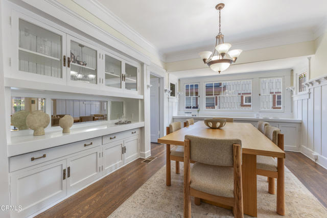 1954 Primrose Avenue, South Pasadena CA: https://media.crmls.org/mediaz/12daeab0-944d-411f-b18c-05890d5384be.jpg