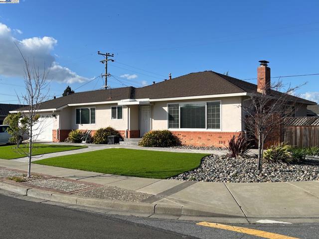 38270 Farwell Dr, Fremont CA: https://media.crmls.org/mediaz/12daf725-fd1a-4181-b827-e8b503a27675.jpg