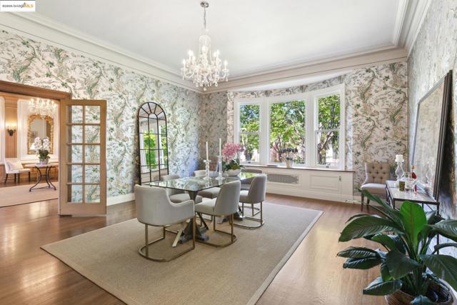 22 Sea View Ave, Piedmont CA: https://media.crmls.org/mediaz/12db541d-dbcc-4e37-a6b0-bbcfbe259d1d.jpg