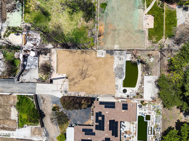 1137 E Mariposa St, Altadena CA: https://media.crmls.org/mediaz/12db6754-3d3a-455a-b9aa-dc7ec45add9c.jpg