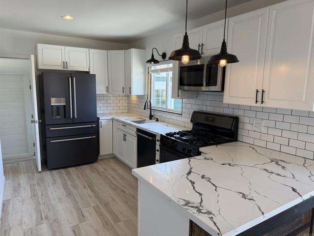 4007 Manzanita Drive, San Diego CA: https://media.crmls.org/mediaz/12dc8481-e8d3-4019-a808-50ee7b66cfac.jpg