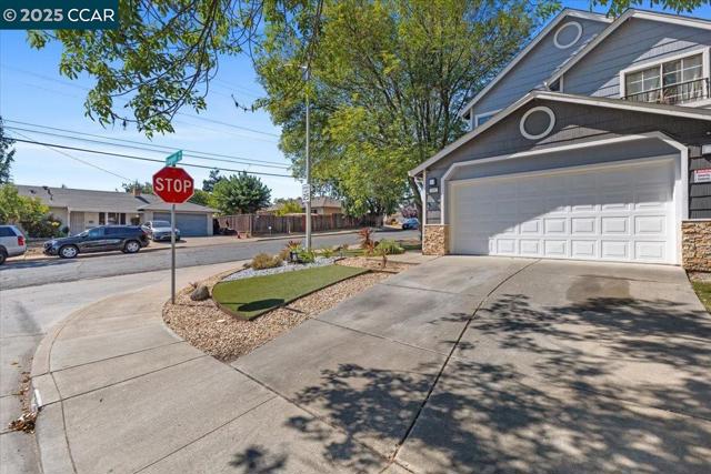301 Grangnelli Ave, Antioch CA: https://media.crmls.org/mediaz/12dc9e01-c045-41ff-86a4-df7287c986fa.jpg