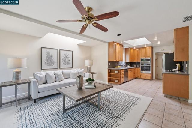 149 Rock Oak Court, Walnut Creek CA: https://media.crmls.org/mediaz/12dcbee4-387e-4bb1-9b13-f3c208d9ebd0.jpg