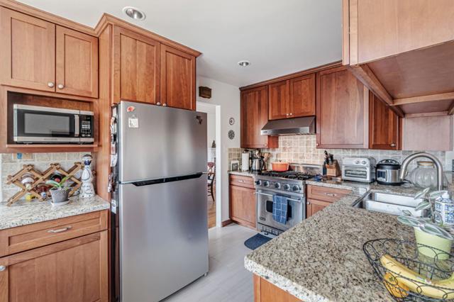 2261 Whitman Way, San Bruno CA: https://media.crmls.org/mediaz/12dce890-9240-4dcc-8c4a-f69752ce1eca.jpg
