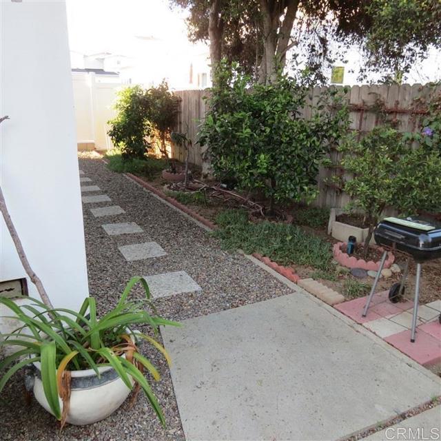 3360 Garfield Street, Carlsbad CA: https://media.crmls.org/mediaz/12dd70dd-34e7-446f-b019-e39417496711.jpg