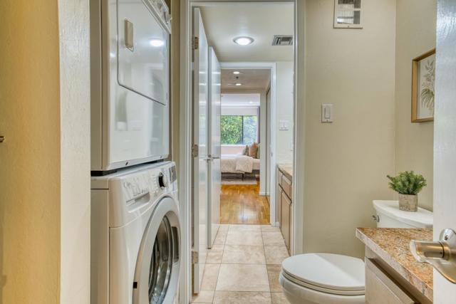 320 Palo Alto Avenue, Palo Alto CA: https://media.crmls.org/mediaz/12de036a-829b-4277-b96d-ec74aa57ce98.jpg