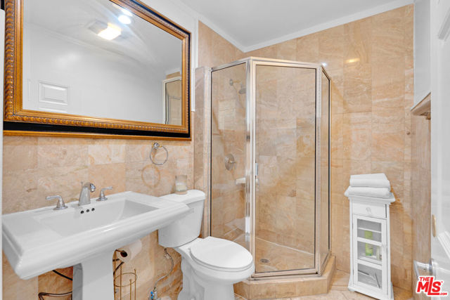 1131 S Swall Drive, Los Angeles CA: https://media.crmls.org/mediaz/12de0643-6dbd-4719-85ae-0caeadb283d9.jpg