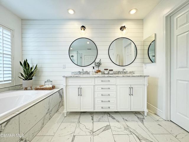 4950 Via Aurora, Newbury Park CA: https://media.crmls.org/mediaz/12de2c01-cb5e-40b1-8fb4-2049c6f3e254.jpg