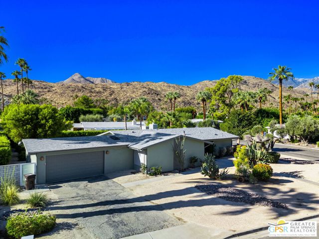 5111 E Bobolink Lane, Palm Springs CA: https://media.crmls.org/mediaz/12de5cb4-74d4-4d7c-baf8-47add3b09f0c.jpg