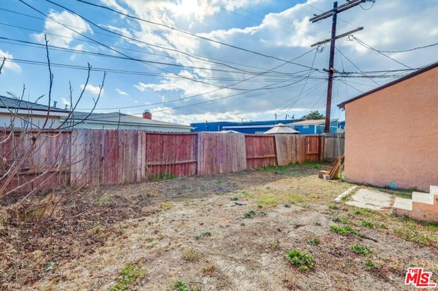 758 W 120th Street, Los Angeles CA: https://media.crmls.org/mediaz/12de8e71-6618-4dac-9c81-8dd92c45d28f.jpg