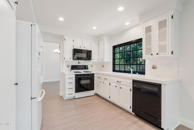 Detail Gallery Image 11 of 49 For 1093 Evenstar Ave, Westlake Village,  CA 91361 - 5 Beds | 2/1 Baths