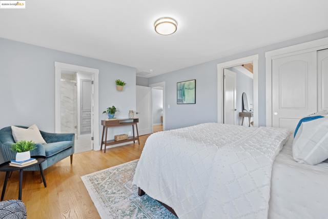 1026 Ventura Ave, Albany CA: https://media.crmls.org/mediaz/12df1912-3cc3-496b-98dd-d5c52b3a8f7b.jpg