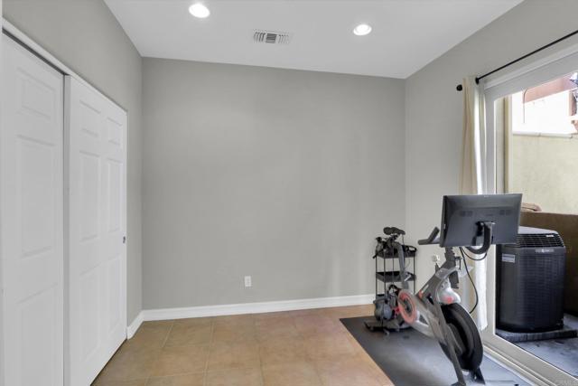 2640 Escala Circle, San Diego CA: https://media.crmls.org/mediaz/12df3ce4-b798-45b2-bc00-1756639cad8d.jpg