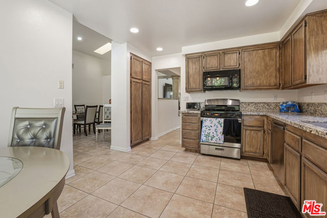 2538 Lowell Court photo 7