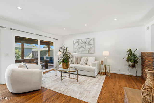 442 Crestvale Drive, Sierra Madre CA: https://media.crmls.org/mediaz/12e0059d-f907-40e4-9a6a-4f60a1915b33.jpg