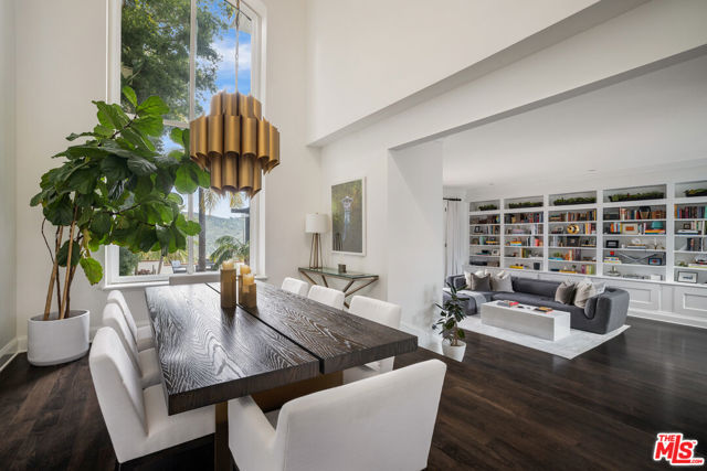 2241 Canyonback Road, Los Angeles CA: https://media.crmls.org/mediaz/12e1835e-993c-4605-8975-f66baddfd1f4.jpg
