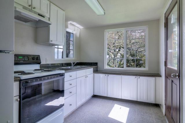 500 El Caminito Road, Carmel Valley CA: https://media.crmls.org/mediaz/12e1c10a-1b95-4164-b62b-9d06bc49799c.jpg