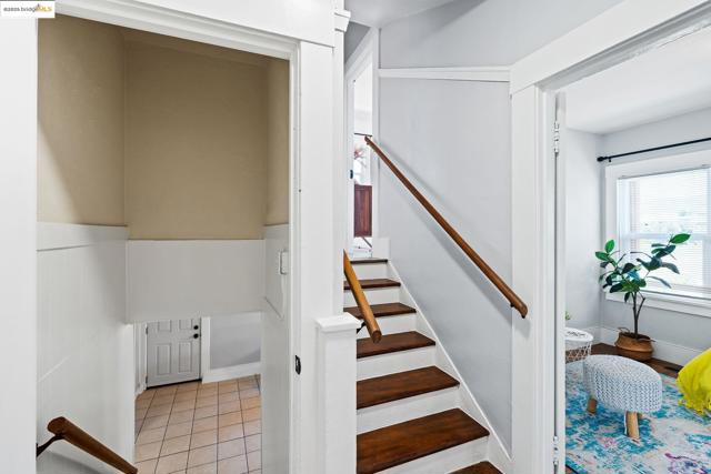 1547 68Th Ave, Oakland CA: https://media.crmls.org/mediaz/12e1dd1d-62d1-49b8-ac2e-b084e745f964.jpg