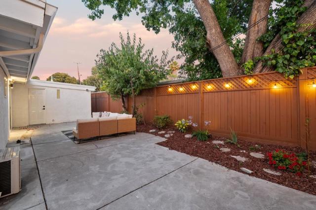850 Las Palmas Drive, Santa Clara CA: https://media.crmls.org/mediaz/12e207a8-0e64-41fb-a23e-8b09d48c49ca.jpg