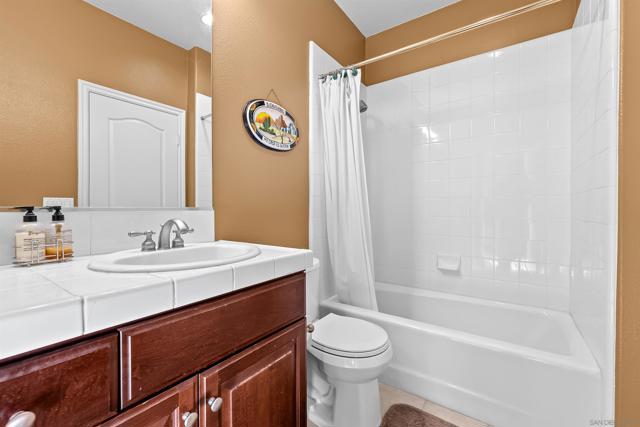 2157 Hidden Springs Dr, El Cajon CA: https://media.crmls.org/mediaz/12e30e6b-b9d0-4c0b-9a10-908cabedcd78.jpg