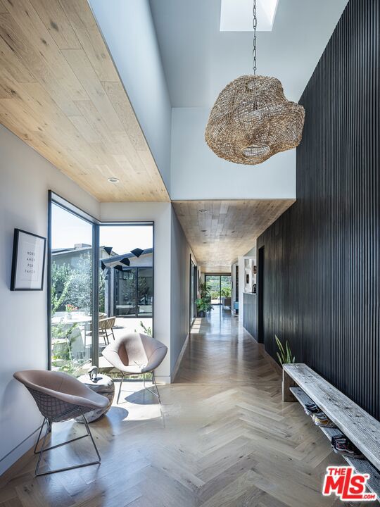 4587 Don Felipe Drive, Los Angeles CA: https://media.crmls.org/mediaz/12e332b3-f89e-4794-8411-d607c4491adb.jpg