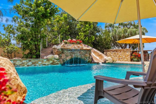7975 Villas, San Diego CA: https://media.crmls.org/mediaz/12e35a20-2674-417c-afee-45c2ff7eae14.jpg