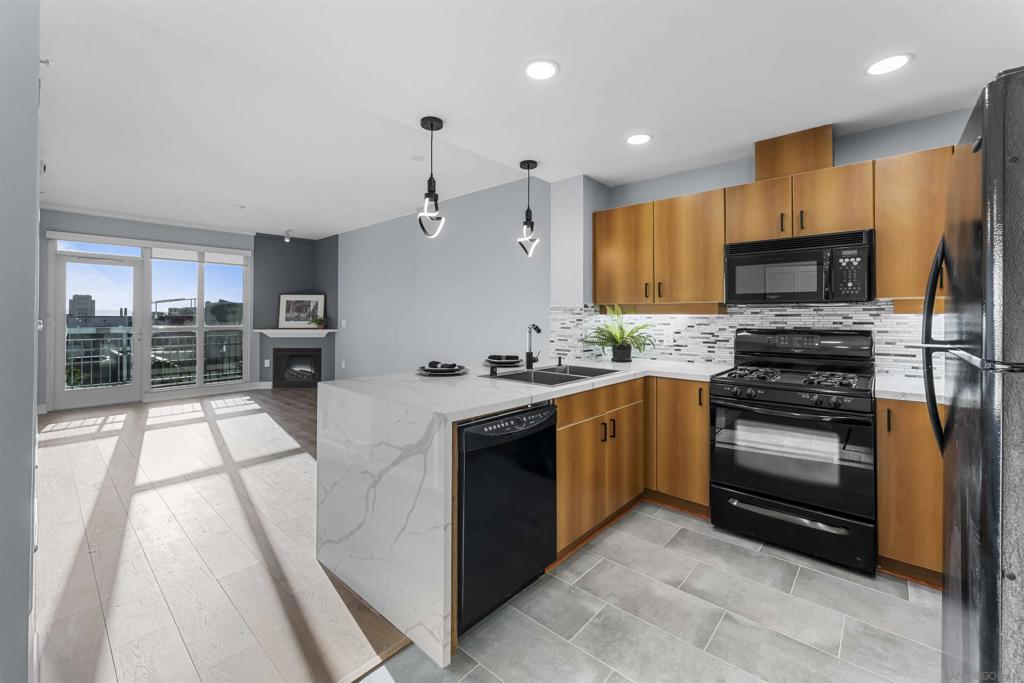 1580 Union St - photo 2