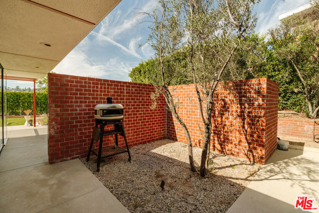 Drew Fenton | 1811 Bel Air Road Los Angeles CA | MLS: 7411913 Drew Fenton | 1811 Bel Air Road Los Angeles CA | MLS: 7411913