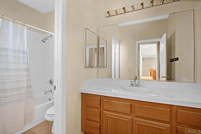 595 S Hidden Trails Road, Escondido CA: https://media.crmls.org/mediaz/12e46834-9e00-4818-86e1-54efa9ce9989.jpg