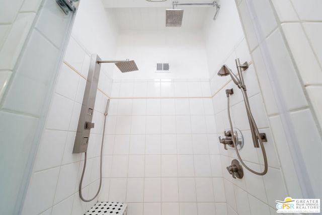 695 N Monterey Road, Palm Springs CA: https://media.crmls.org/mediaz/12e48f46-55f7-4756-8628-7010805096e6.jpg