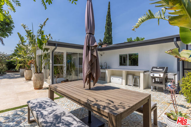 7442 Capps Avenue, Los Angeles CA: https://media.crmls.org/mediaz/12e4baa8-61e1-4819-ba7a-159d9d182c01.jpg