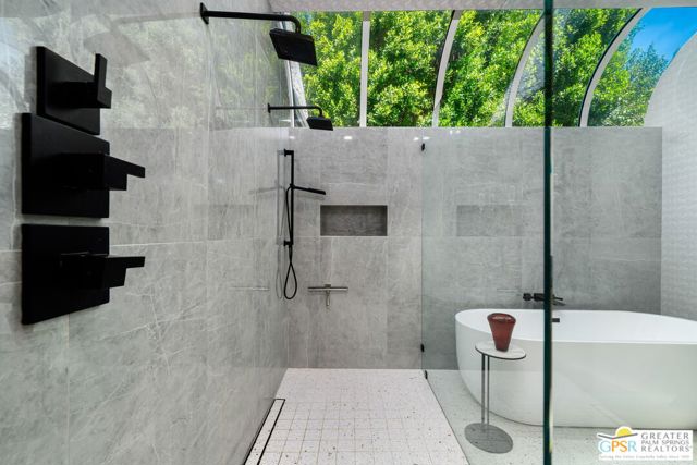 30 Mayfair Drive, Rancho Mirage CA: https://media.crmls.org/mediaz/12e512ae-605b-4aee-8be9-94205e25001e.jpg