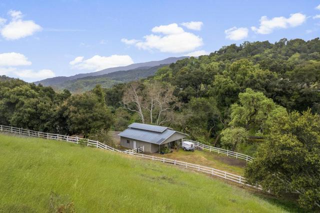 14205 Shannon Road, Los Gatos CA: https://media.crmls.org/mediaz/12e515ac-8ee3-4840-90c3-c250d09c403e.jpg