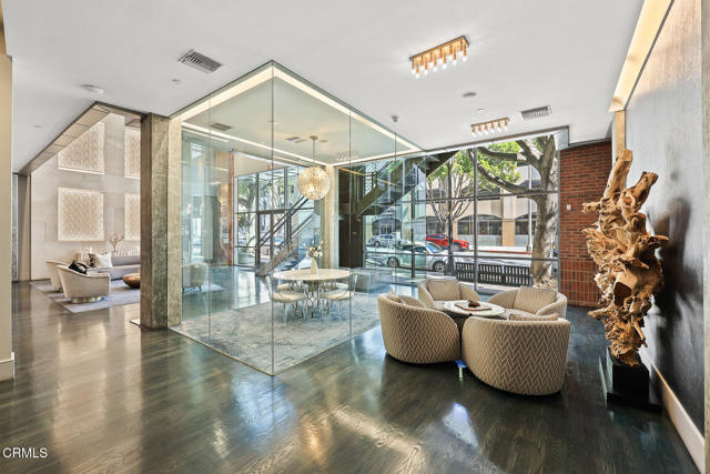 840 E Green Street, Pasadena CA: https://media.crmls.org/mediaz/12e543ea-4ad5-4cf3-9c73-c9c209023d9e.jpg