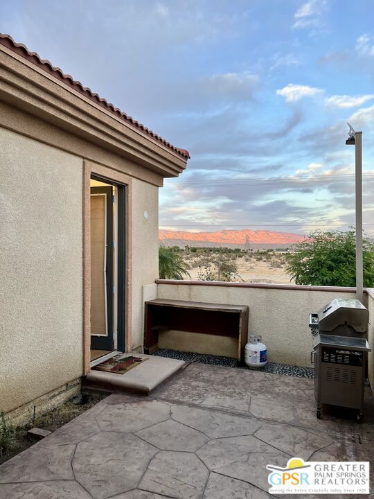 31305 Desert Moon Drive, Thousand Palms CA: https://media.crmls.org/mediaz/12e563d2-f590-452f-a770-3df4500e1f3f.jpg