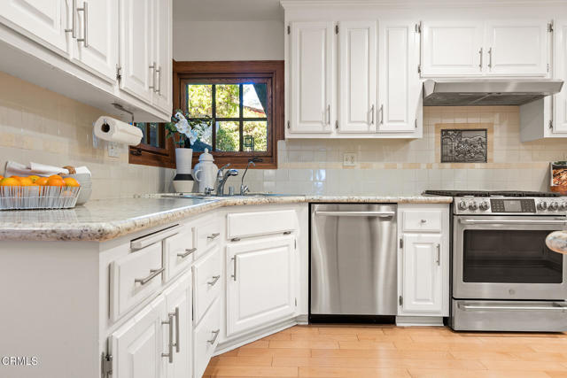 Detail Gallery Image 9 of 27 For 23 Hidden Valley Rd, Monrovia,  CA 91016 - 3 Beds | 2/1 Baths