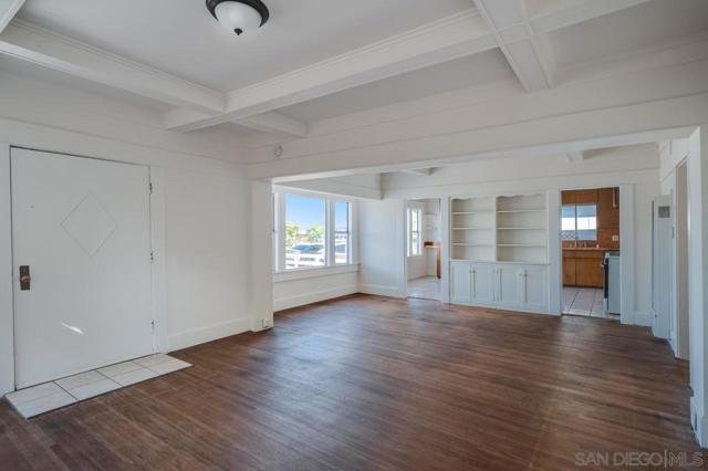 3711 29th St, San Diego CA: https://media.crmls.org/mediaz/12e622e8-9438-4aba-9544-f458a7615b89.jpg