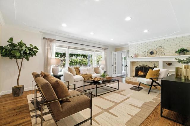 1869 Walnut Drive, Mountain View CA: https://media.crmls.org/mediaz/12e6982f-dd1c-43a5-a20d-e5e9966b9c6c.jpg