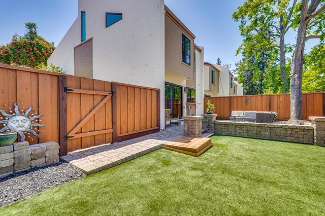 620 Willowgate Street, Mountain View CA: https://media.crmls.org/mediaz/12e6cddc-fc07-47d8-9485-2166a2e75648.jpg