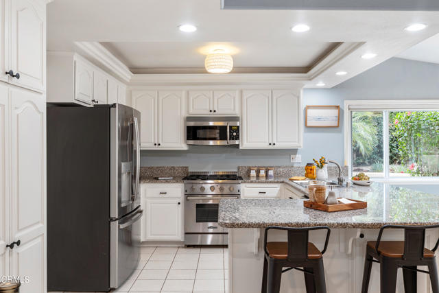 7017 Sonora Court, Ventura CA: https://media.crmls.org/mediaz/12e83944-8253-42f1-b319-d62dd9ab03b6.jpg